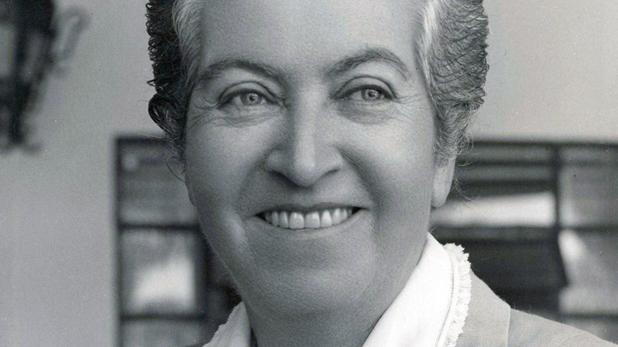 Gabriela sonriente. 127 años se cumplen desde el natalicio de Lucila Godoy Alcayaga, Gabriela Mistral.
