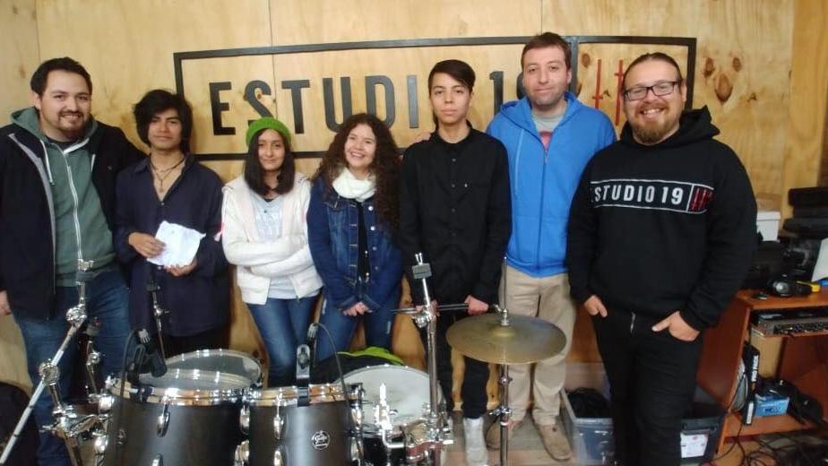 La banda Anubis, del Colegio "Antonio Varas" de Vicuña, en Estudio 19, Coquimbo.