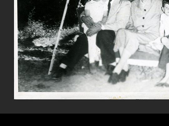 Familia Hernández Aguirre y Gabriela Mistral, 1954