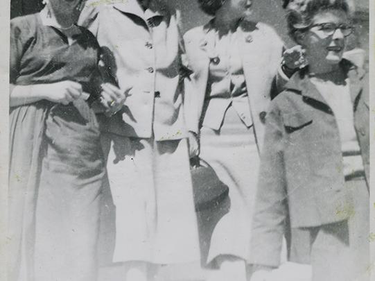 Doris Dana y Gabriela Mistral en Vicuña, 1954