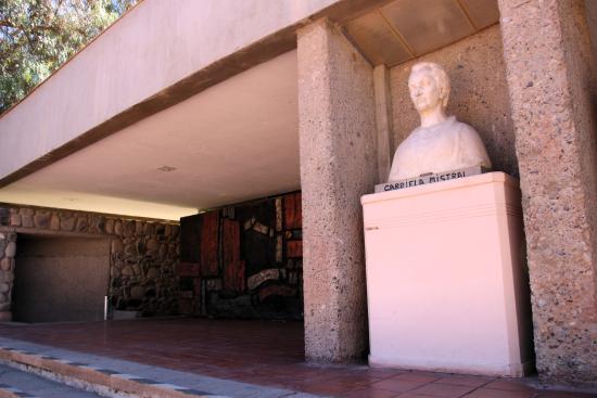 Frontis de la sala principal del museo