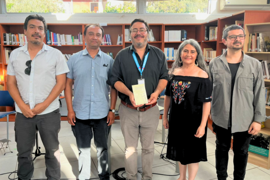 Presentación literaria en la biblioteca del museo